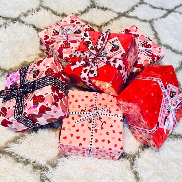 Mystery Makeup - Picture 1 of 1